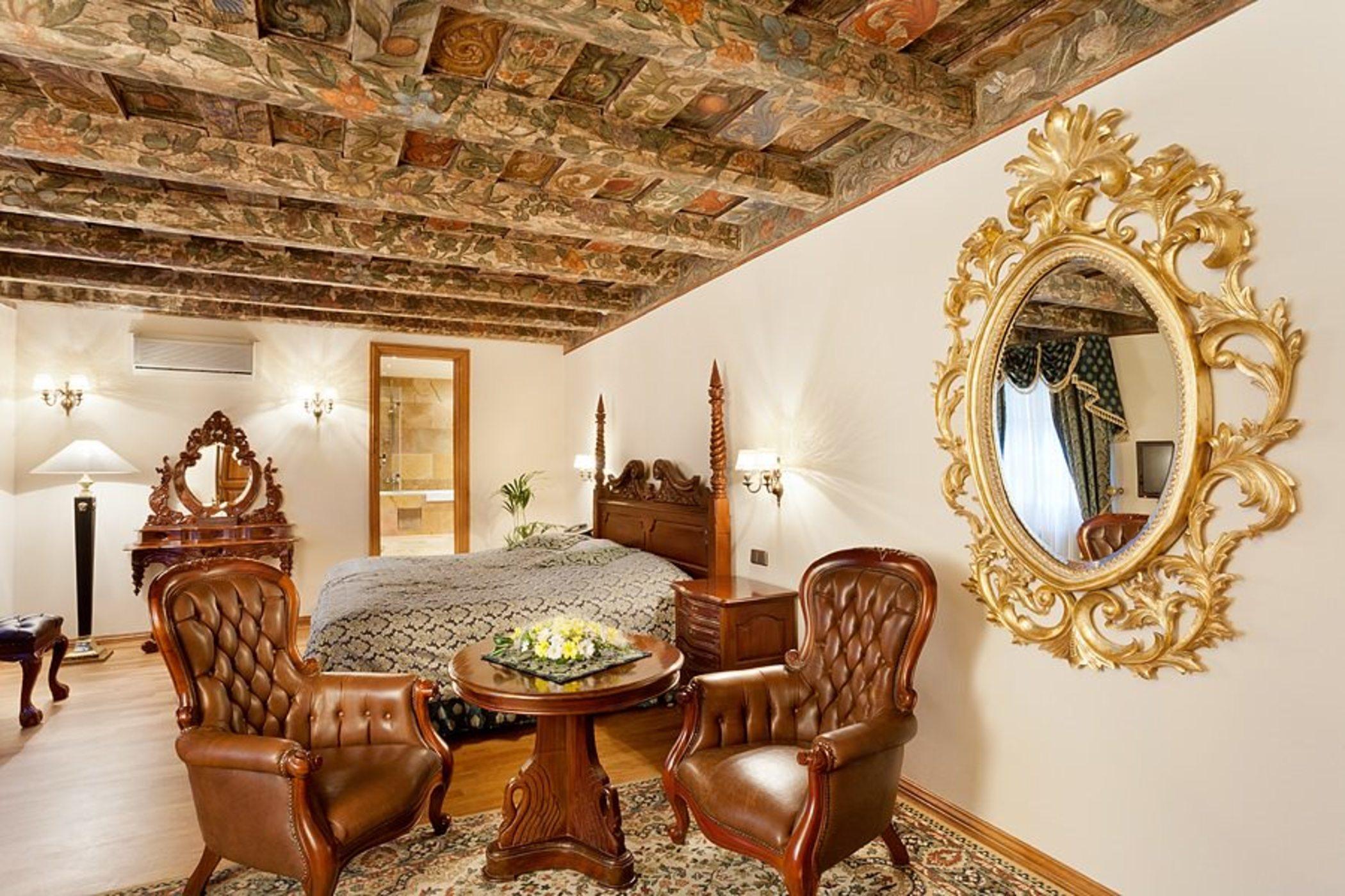 Hotel U Prince Prague By Bhg Екстериор снимка