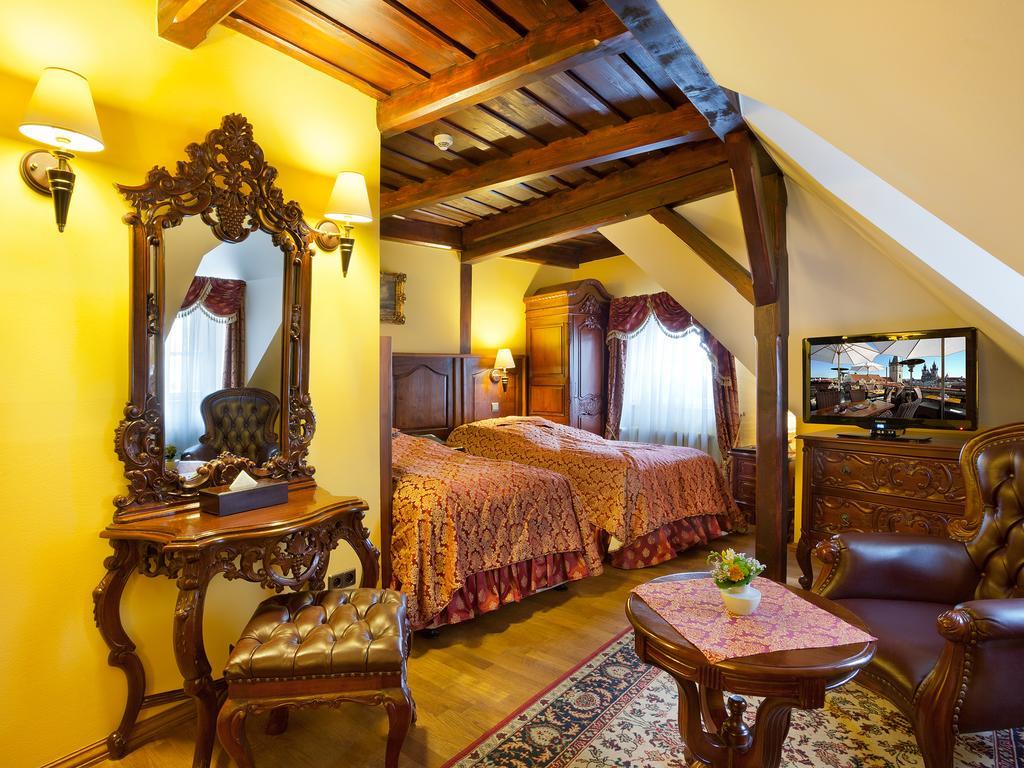 Hotel U Prince Prague By Bhg Екстериор снимка