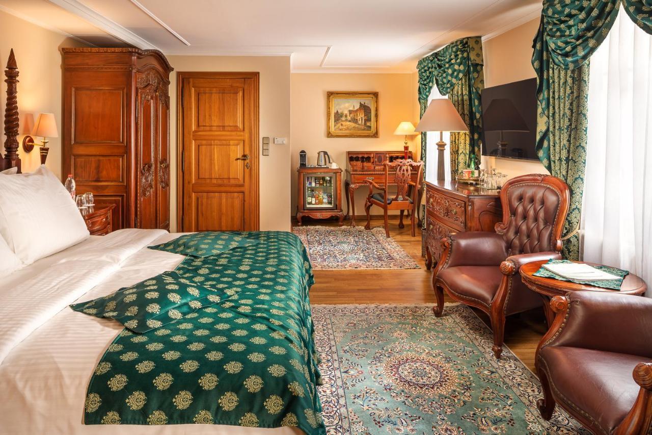 Hotel U Prince Prague By Bhg Екстериор снимка