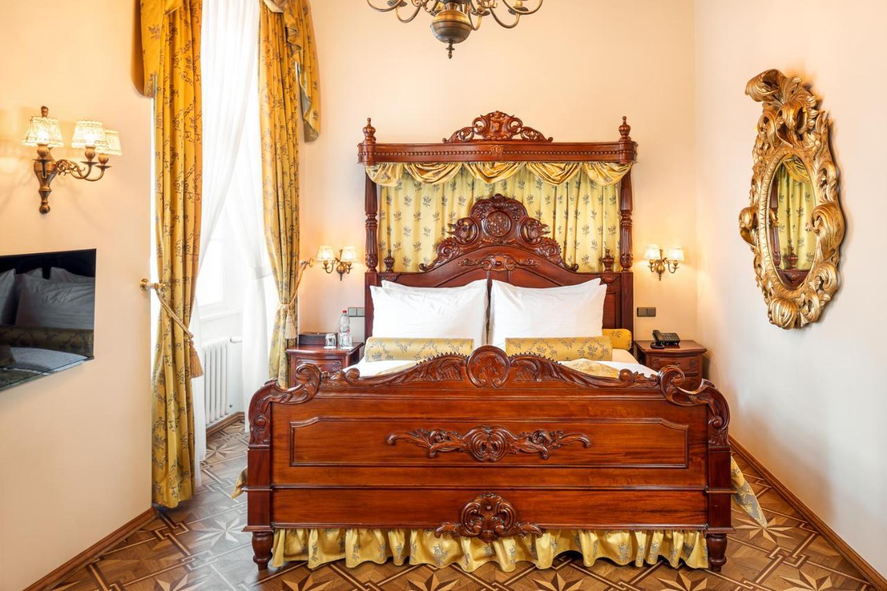 Hotel U Prince Prague By Bhg Екстериор снимка