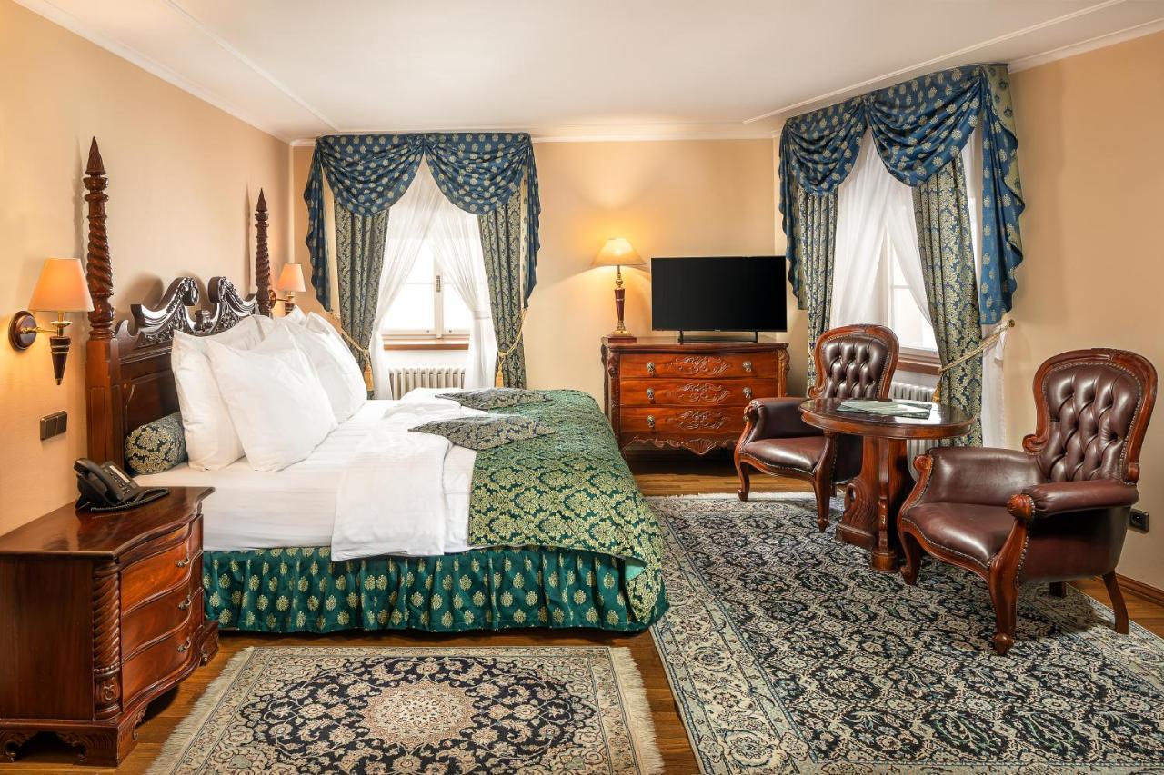 Hotel U Prince Prague By Bhg Екстериор снимка