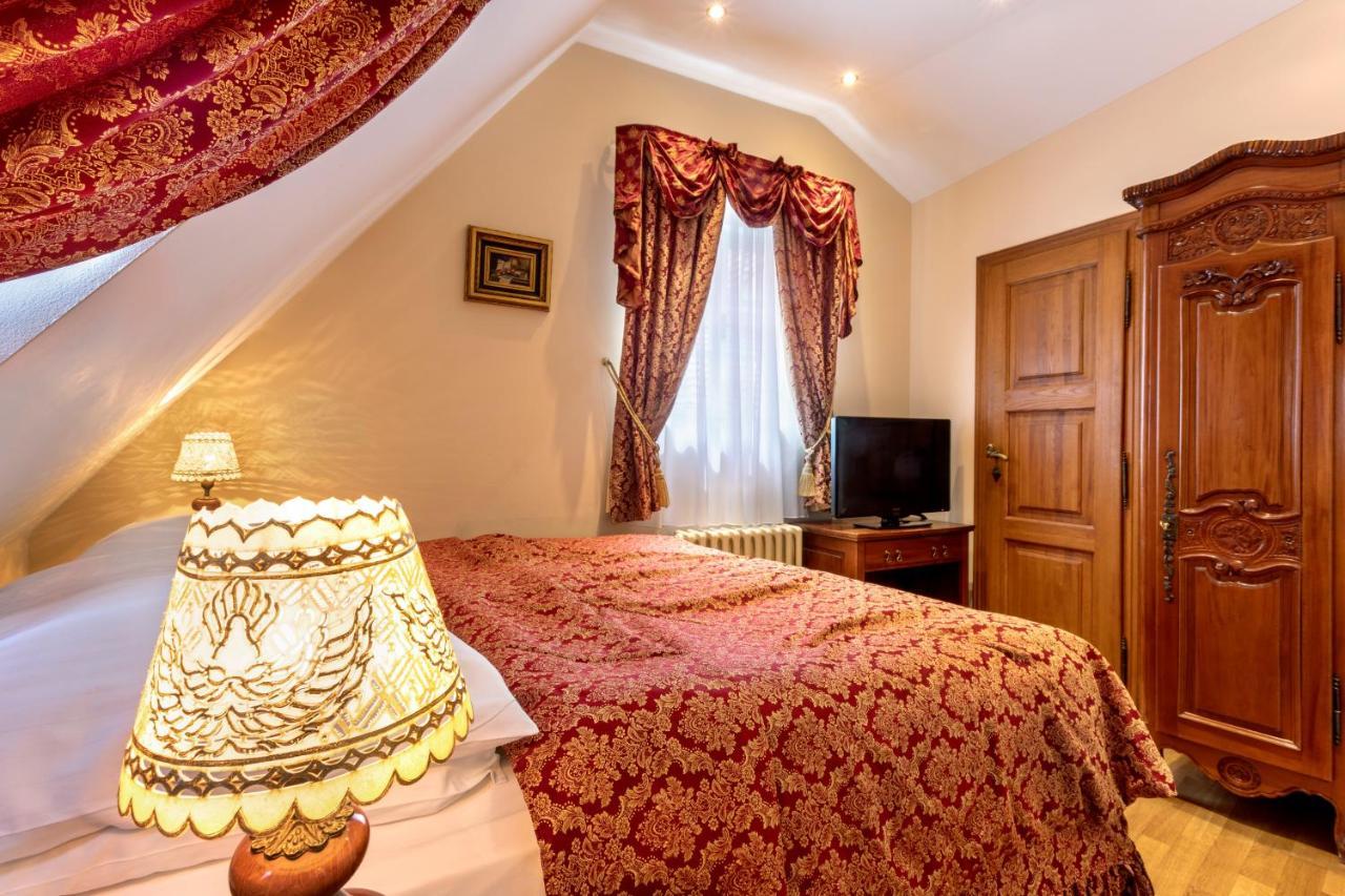 Hotel U Prince Prague By Bhg Екстериор снимка