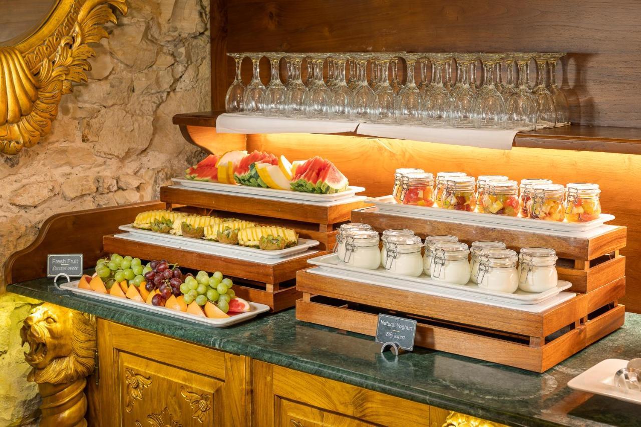 Hotel U Prince Prague By Bhg Екстериор снимка