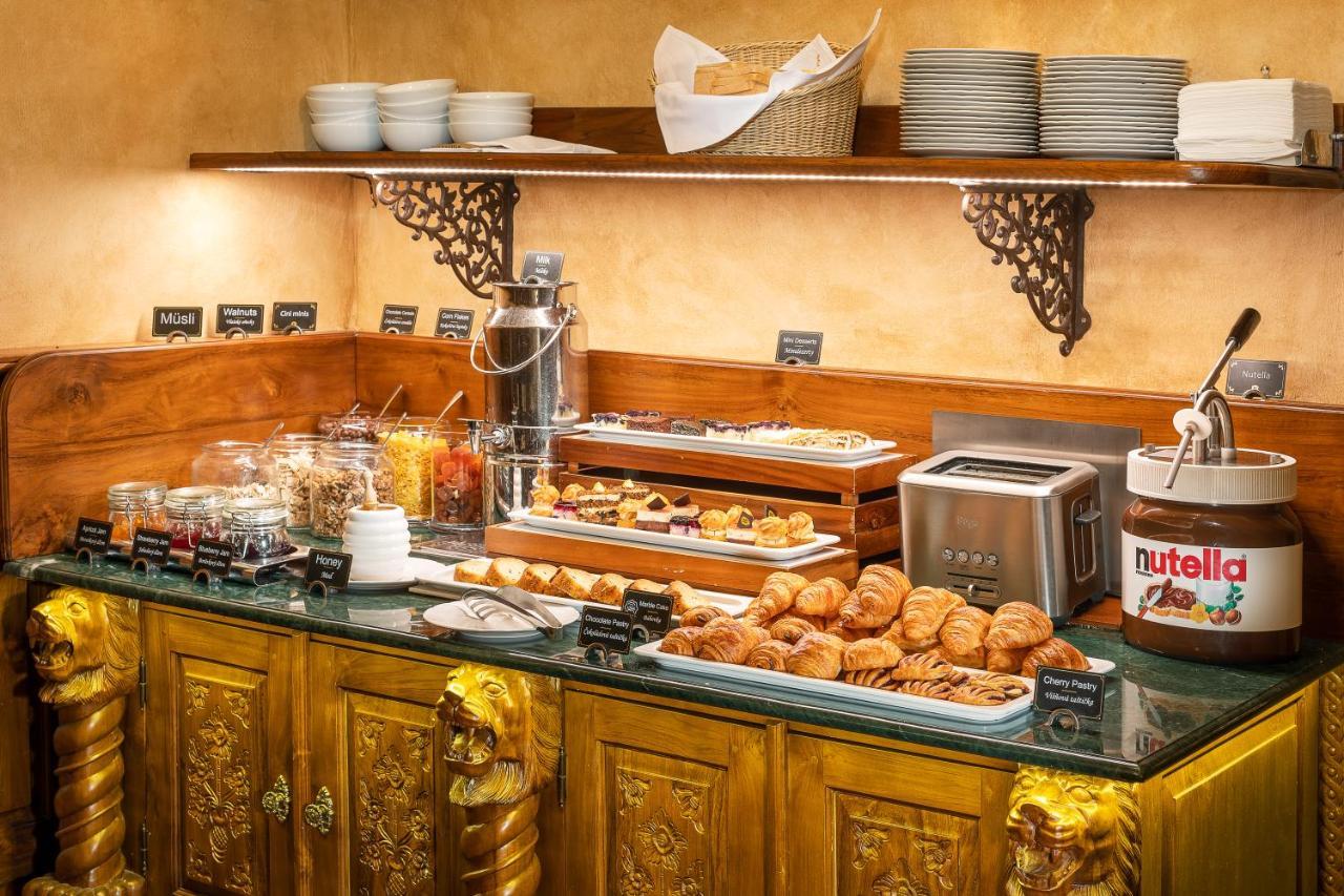 Hotel U Prince Prague By Bhg Екстериор снимка