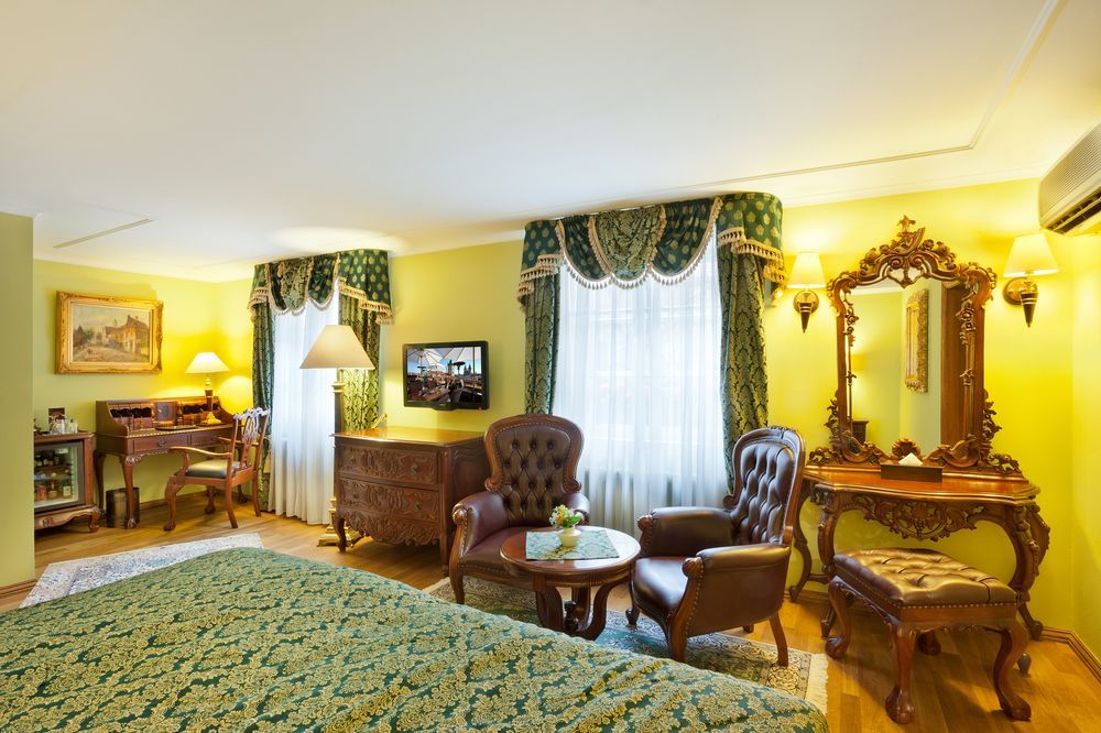 Hotel U Prince Prague By Bhg Екстериор снимка